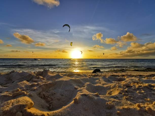 kite beach bonaire - wouter imagens e fotografias de stock