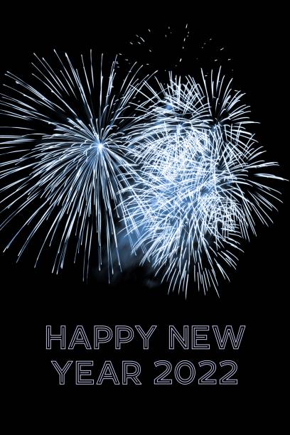 szczęśliwego nowego roku 2022 niebieskie fajerwerki gwiazdy sylwester - party time flash zdjęcia i obrazy z banku zdjęć