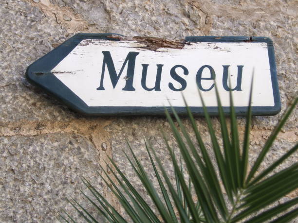istock Information sign (Museu) | Hinweisschild (Museu) 1360839062
