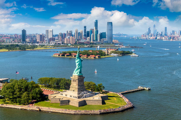 estátua da liberdade em nova iorque - estado de nova york - fotografias e filmes do acervo