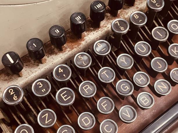typewriter old typewriter alphabet keys - typebar business retro revival letter imagens e fotografias de stock