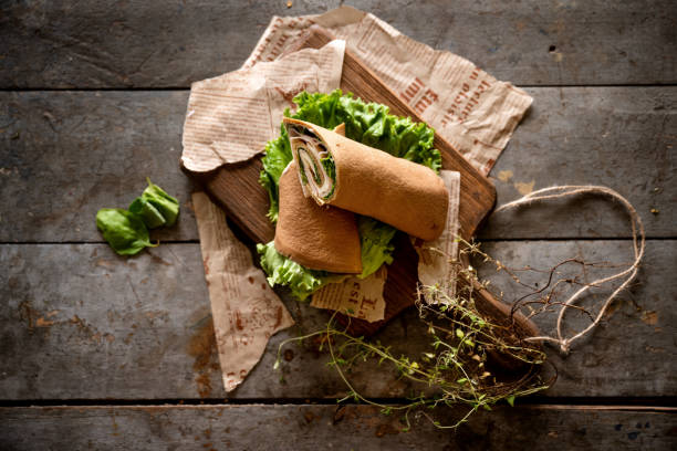 impacchi di prosciutto - sandwich healthy eating wrap sandwich food foto e immagini stock