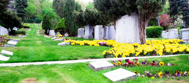 istock The Shaar Hashomayim Cemetery Mount Royal, quebec 1361111259