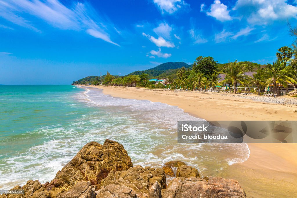 Klong Nin beach on Koh Lanta Klong Nin beach on Koh Lanta Yai island, Thailand in a sunny day Ko Lanta Stock Photo