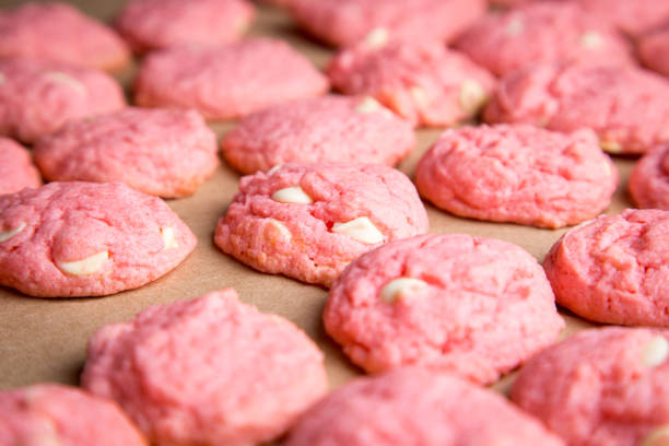 Strawberry cake mix cookies Homemade strawberry cake mix cookies from a simple recipe chocolate white chocolate chocolate chip white stock pictures, royalty-free photos & images