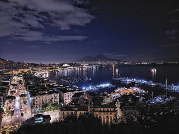 istock Gulf of Naples 1361310632