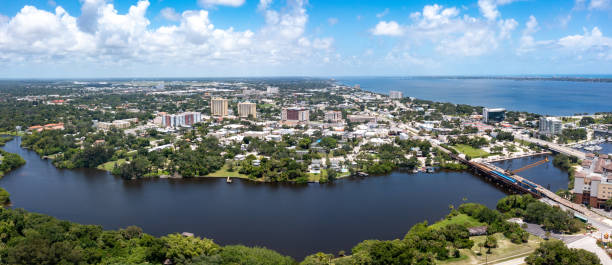 vue aérienne de melbourne en floride 2021 (garantie du prix le plus bas) - brevard county photos et images de collection