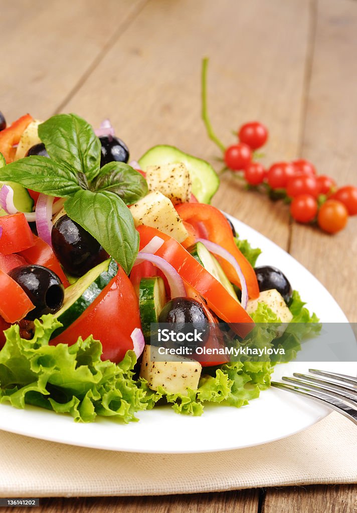 Salade grecque - Photo de Assiette libre de droits