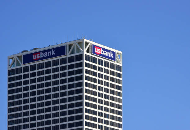 u.s. bank center, milwaukee, wisconsin, usa - u s bank tower imagens e fotografias de stock