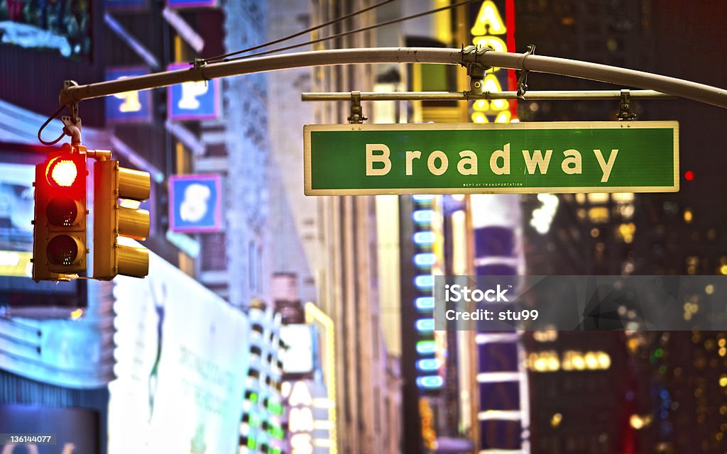 Broadway знак - Стоковые фото Бродвей - Нью-Йорк роялти-фри