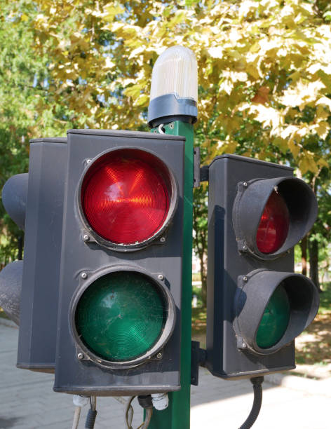 istock Red and green traffic lights 1361464004