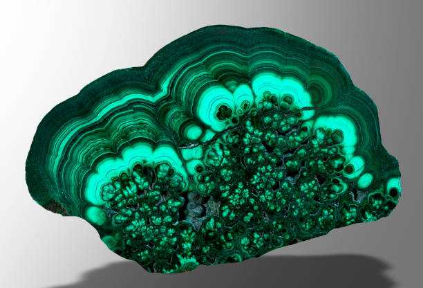 malachite mineral espécime pedra rocha cristal joia - rock malachite rough crystal - fotografias e filmes do acervo