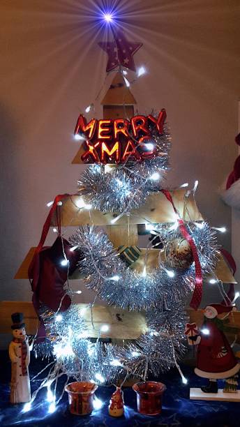 istock Wooden pallet Christmas tree 1361503103