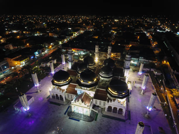 DCIM\100MEDIA\DJI_0430.JPGBaiturrahman Grand Mosque in the photo with a drone at night