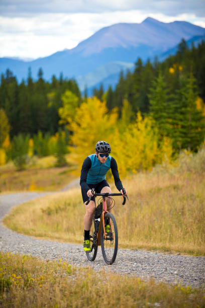 istock Alberta Gravel Road Bicycle Ride 1361583388