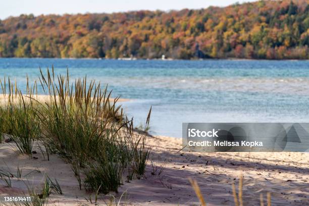 Sand Point Beach At Pictured Rocks National Lakeshore In The Upper Peninsula Of Michigan During Fall Stock Photo - Download Image Now