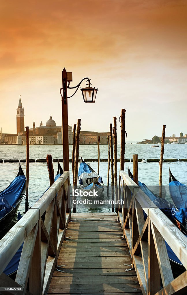 Gondole sulla laguna di Venezia - Foto stock royalty-free di Acqua
