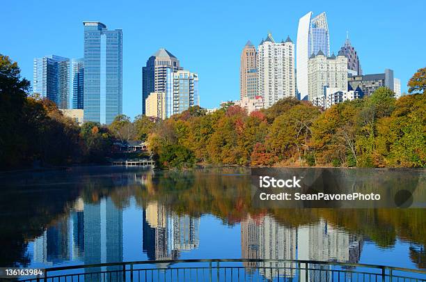 Atlanta Georgia Skyline Foto de stock y más banco de imágenes de Atlanta - Atlanta, Panorama urbano, Otoño