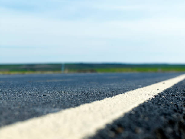 asphalt road texture - avenue sign imagens e fotografias de stock