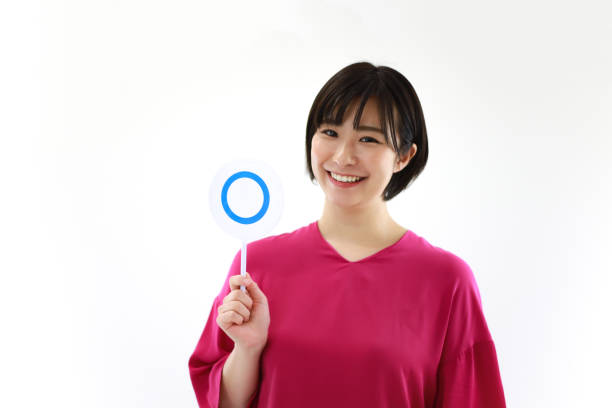 istock 〇 Female employee with a bill 1361692327