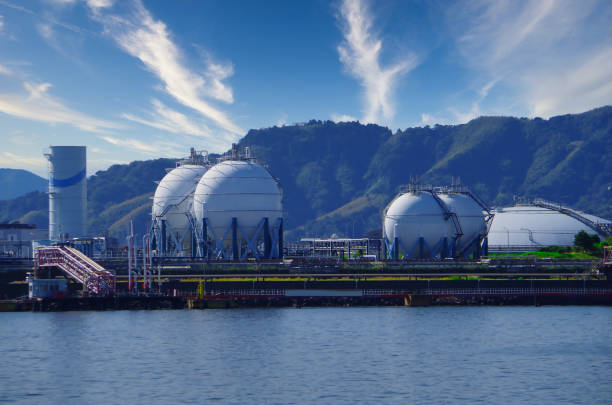Gas tanks Shizuoka,Japan - October 21, 2018: It is Shimizu port in Shizuoka prefecture of Japan. It is an old port. We can see many round large gas storage tanks. lng liquid natural gas stock pictures, royalty-free photos & images