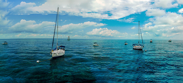 Panoramic view of the coral reefs under the boats off Key Largo, FL, USA