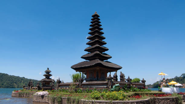 istock Pura Ulundanu Beratan 1361824869