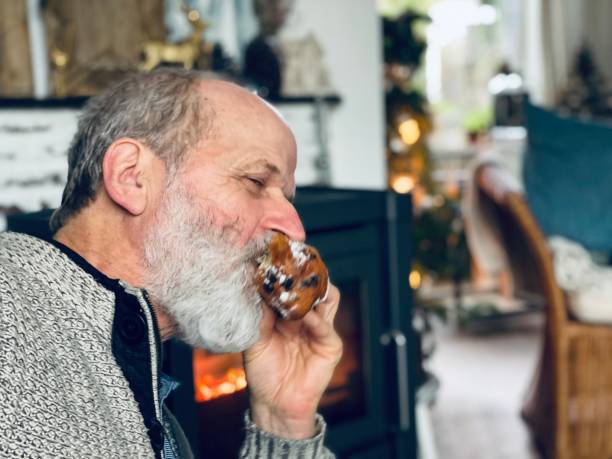 istock Eating Dutch oliebollen 1361882074