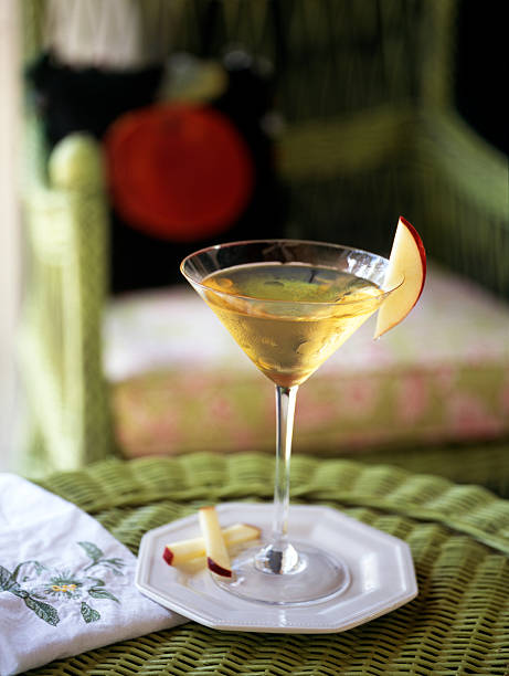 apple martini - apple martini stock-fotos und bilder