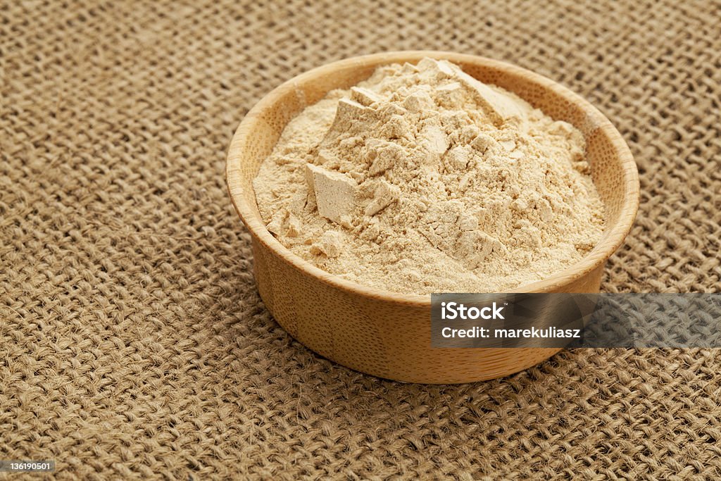 maca pó de raiz - Foto de stock de Maca peruana - Erva royalty-free