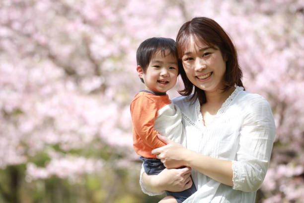 istock Smiley parent and child 1361917600