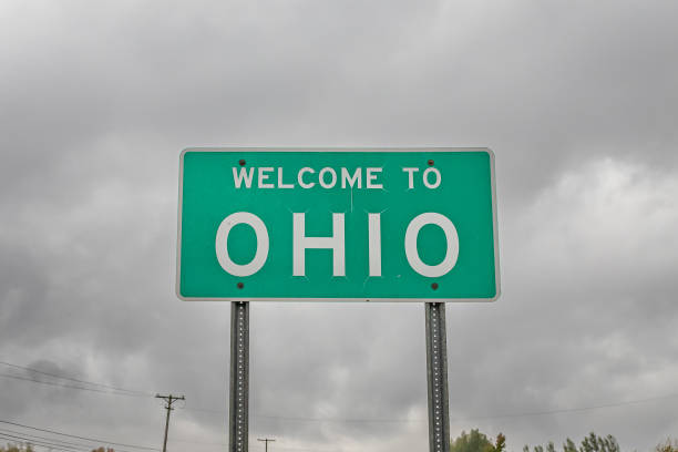 istock Ohio State Line Highway Sign 1361965466