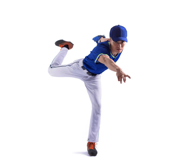 lunghezza completa del giocatore di baseball lanciatore isolato su sfondo bianco - pitcher di baseball foto e immagini stock