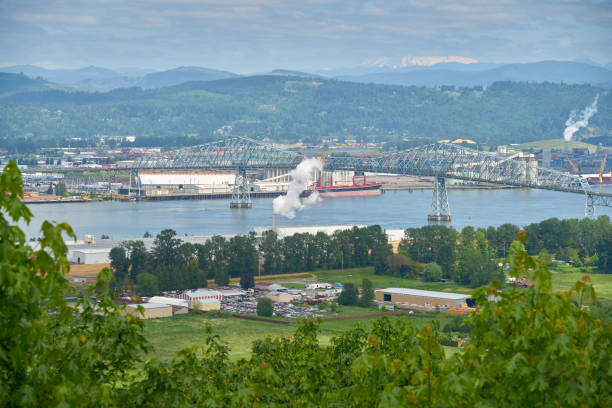 istock Longview Bridge Washington State Columbia River 1362000834