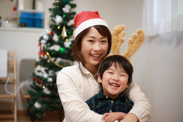 istock Smiley parent and child 1362011872