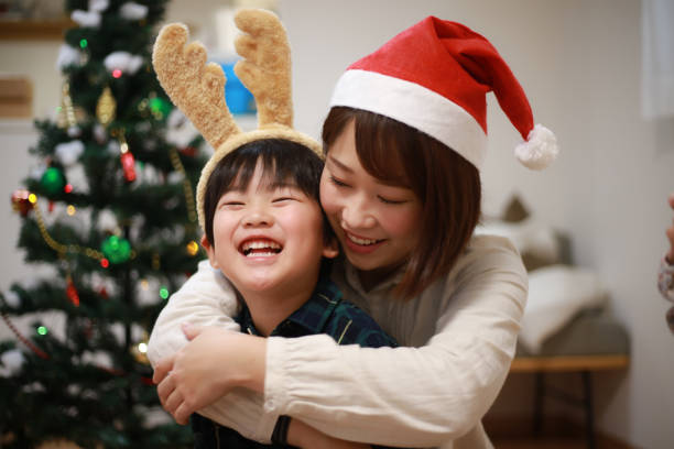 istock Smiley parent and child 1362011893