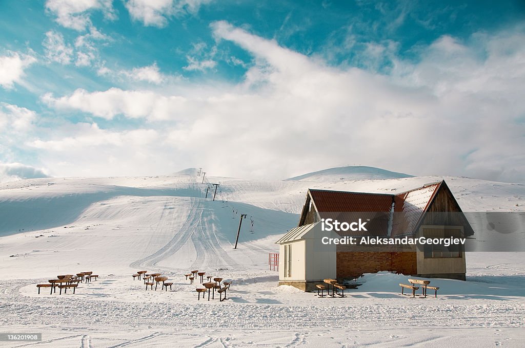 Cabine et télésiège jusqu'a la montagne - Photo de Maison de vacances libre de droits