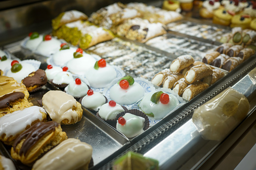 Traditional Italian patisserie from Sicily. In Messina also called Minne di Sant’ Agata. They are small version of the cassata.