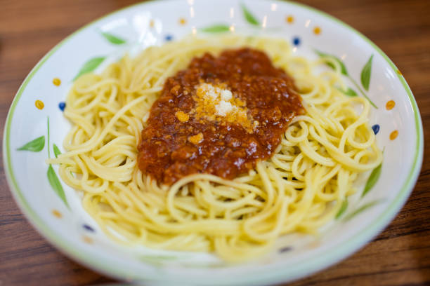 istock Spaghetti with Salmon and Basil Sauce 1362191224
