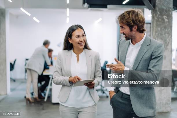 Business People In The Office Stock Photo - Download Image Now - Business, Business Person, Discussion