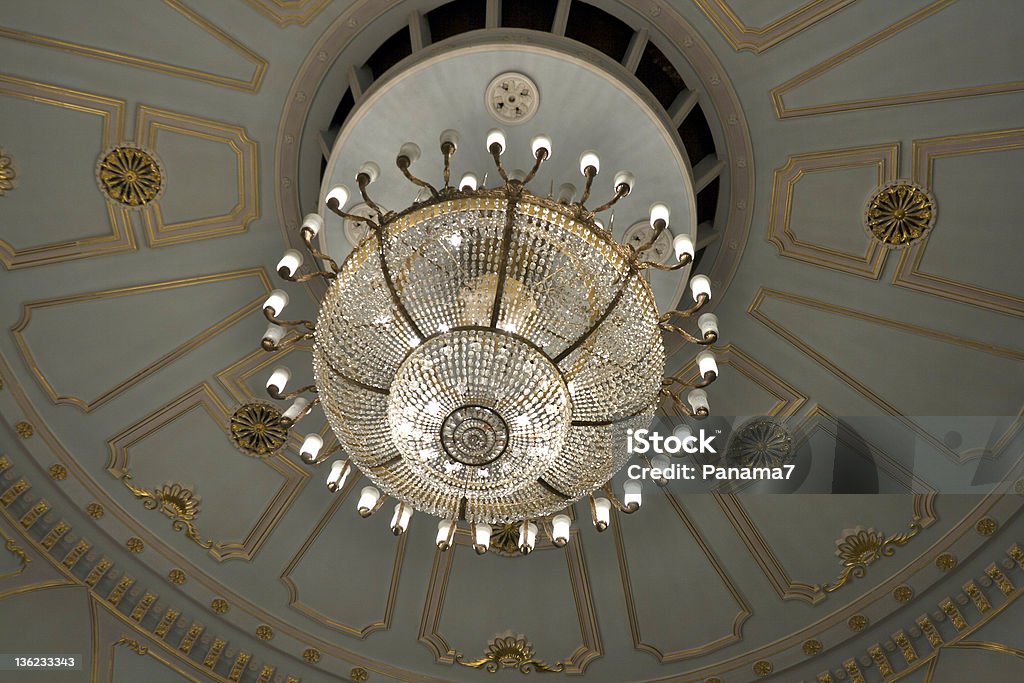 Chandelier en el teatro - Foto de stock de Teatro libre de derechos