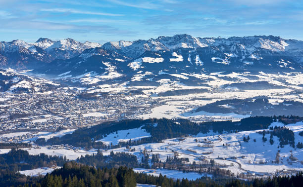 panorama de inverno nos alpes de allgaeu, alemanha - oberstdorf - fotografias e filmes do acervo