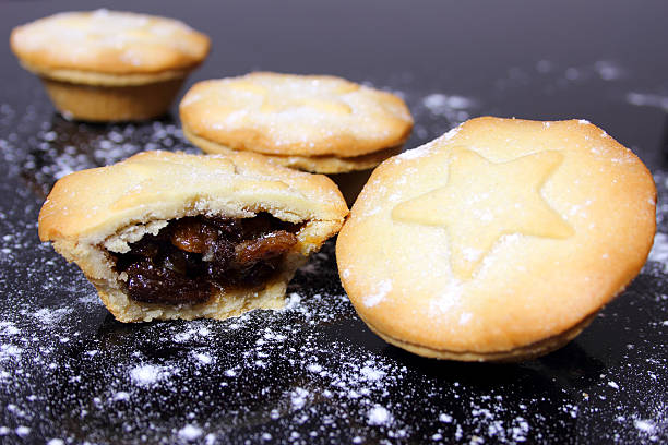 istock Mince Pies with scattered icing sugar 136240084