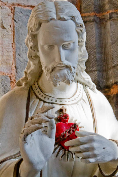 Image of a statue of Jesus Christ Sacred Heart