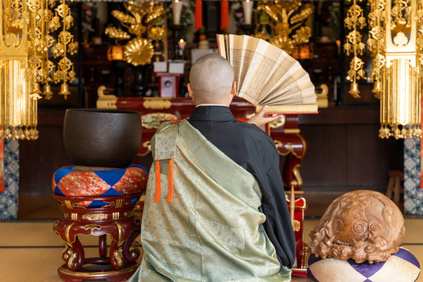 istock Image material of a monk praying at a Buddhist altar 1362461474
