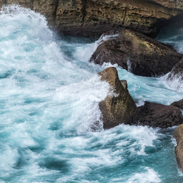 istock Waves on rocks, Diamond Bay, NSW, December 2021 1362477852