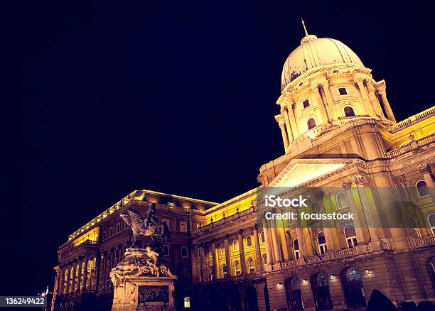 Budapest Schloss Buda Stockfoto und mehr Bilder von Architektonische Säule - Architektonische Säule, Architektur, Außenaufnahme von Gebäuden