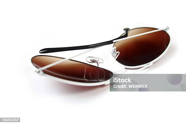 Pilotensonnenbrille Mit Weißem Rand Stockfoto und mehr Bilder von Braun - Braun, Cool und Lässig, Einzelner Gegenstand
