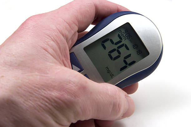 высокий уровень сахара в крови - diabetes high up blood sugar test glucose стоковые фото и изображения