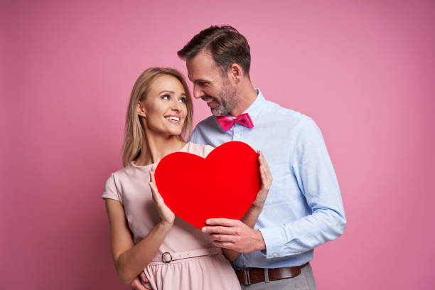 istock Bonding couple at Valentine's Day 1362554425